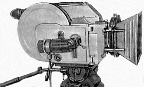 Киносъёмочный аппарат